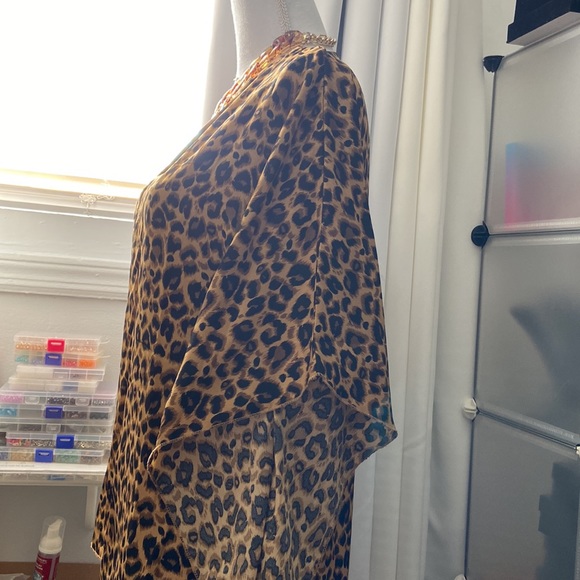 Overside Leopard Print Blouse - Picture 3 of 6